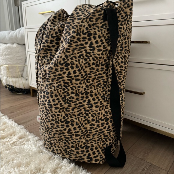 PINK Leopard print Laundry Bag with Shoulder Strap - Picture 2 of 6